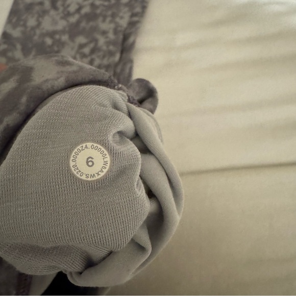 Lululemon align leggings - Picture 2 of 3